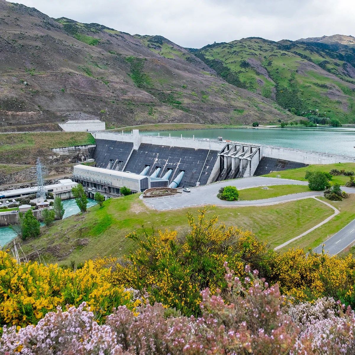 Hydro dam in New Zealand utilises innovative field instruments to deliver real-time data on temperature, pressure, flow and level.